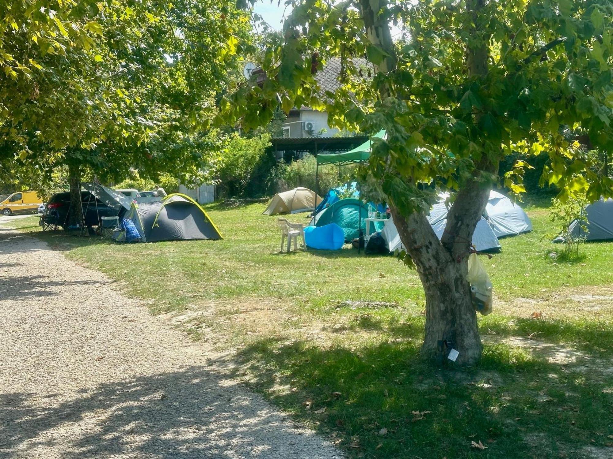 Partifecske Kemping Pilismarot Esterno foto